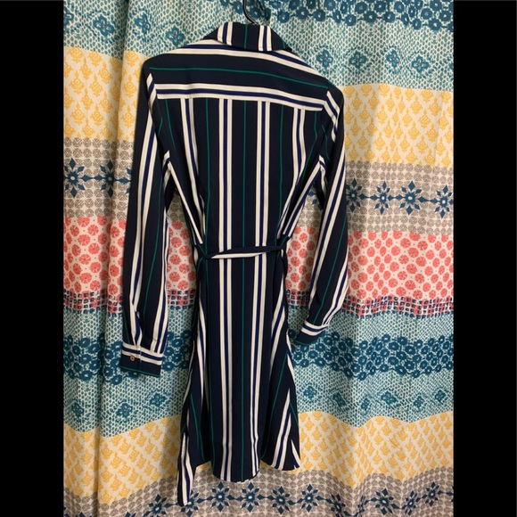 Tommy Hilfiger - Picture 2 of 2